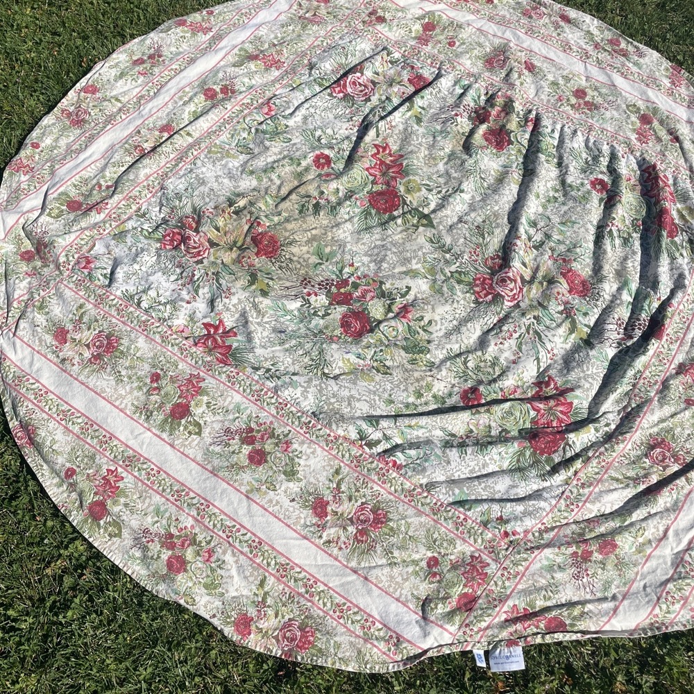 APRIL CORNELL Merry Antique Red Pink Holiday Tablecloth 64"round Christmas Flaw - Picture 2 of 5